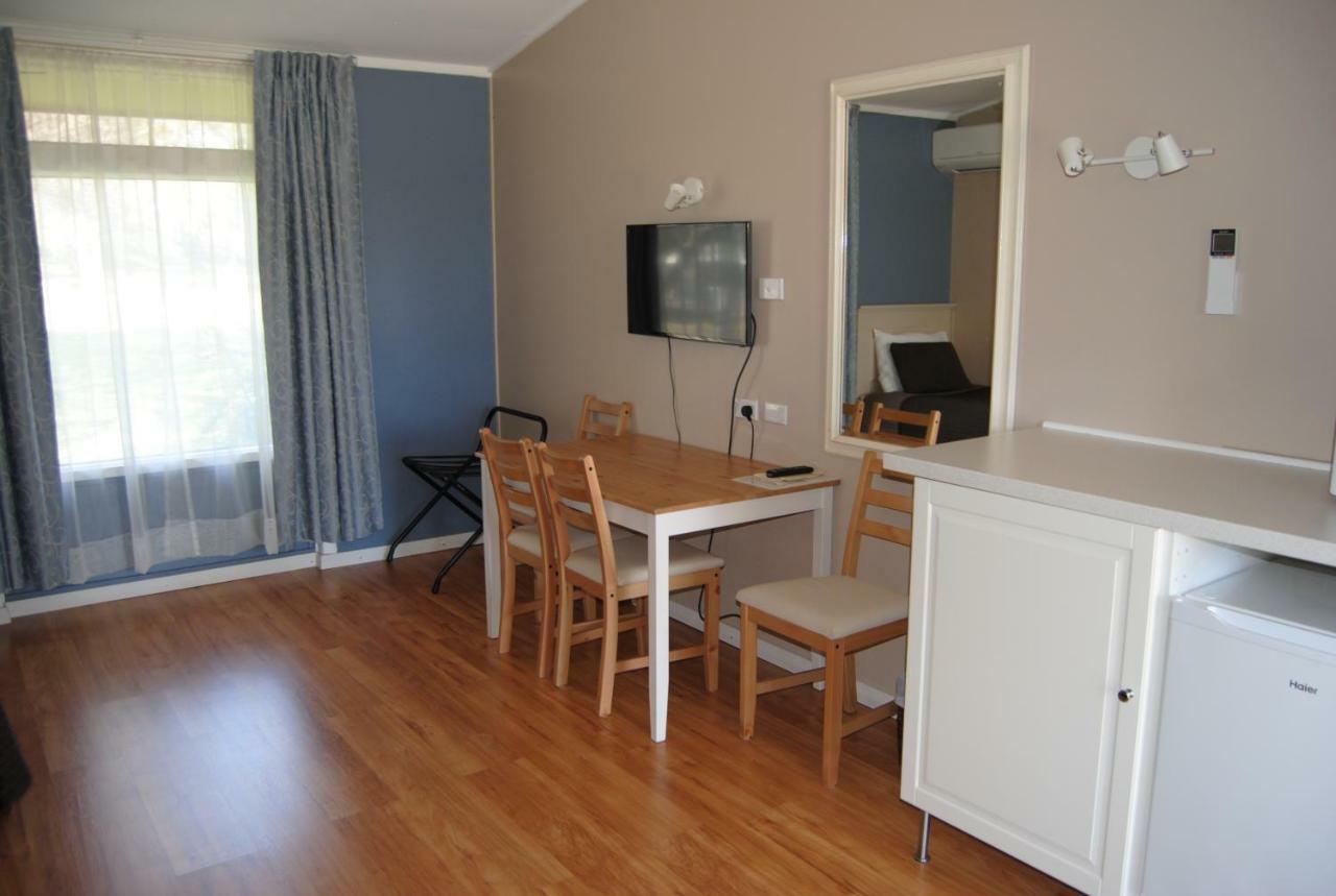 Airlie House Motor Inn Скон Экстерьер фото